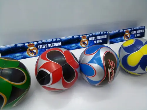 Bola Futebol 6 cm Macia + Lapela Tema Real Madrid