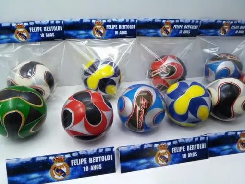 Bola Futebol 6 cm Macia + Lapela Tema Real Madrid