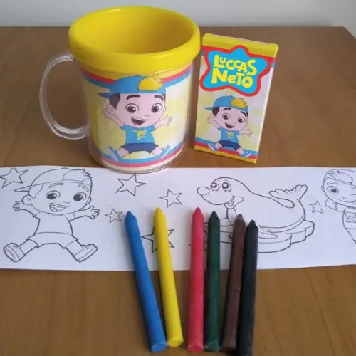 Caneca Acrílica com Imagem Colorir + Giz de Cera