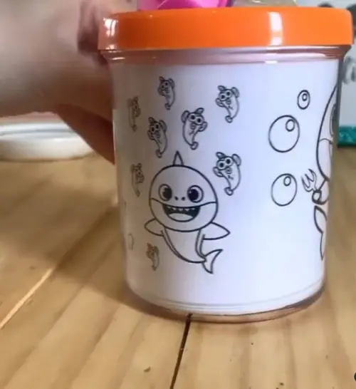 Caneca Acrílica com Imagem Colorir + Giz de Cera