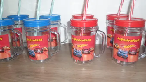 Caneca Acrílica com Tampa e Canudo Liso Tema Hot Wheels