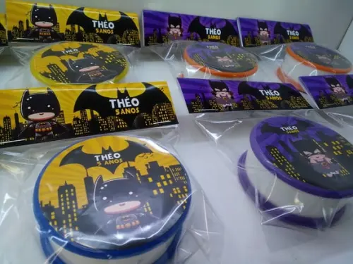 Copo Retratil Cores Sortidas Tema Batgirl e Batman