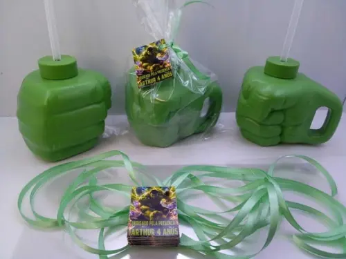 Copo Super Mão do Hulk com Canudo 450ml
