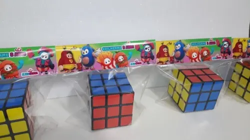 Cubo Magico Personalizado Lapela com Tema Fall Guys