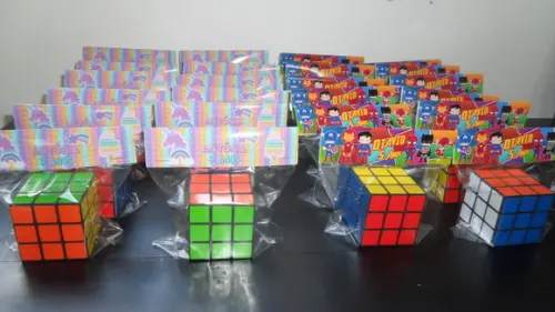 Cubo Mágico Personalizado Lapela com Dois Temas