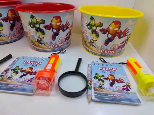 Kit Balde + Bloquinho + Mini Lápis + Lanterna + Lupa