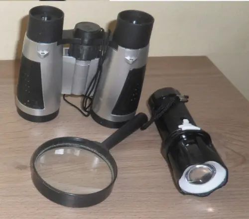 Kit Binoculo + Lanterna + Lupa