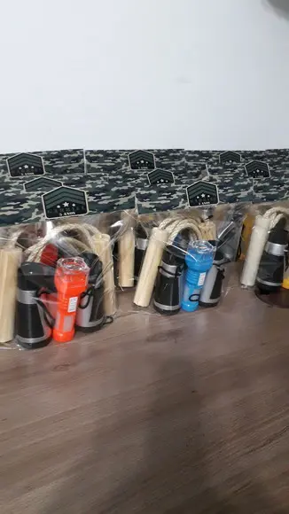Kit Binoculo + Lanterna Colorida + Corda Tema Militar