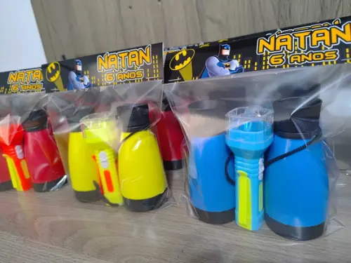 Kit Binoculo + Lanterna Cores Sortidas Tema Batman