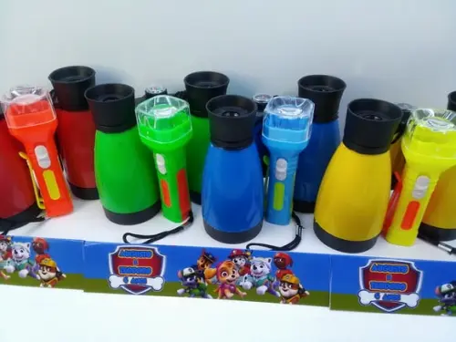 Kit Binoculo + Lanterna Cores Sortidas Tema Patrulha Canina