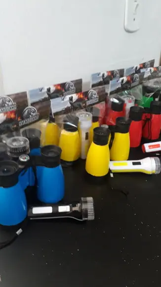 Kit Binoculo + Lanterna Tema Dinossauros
