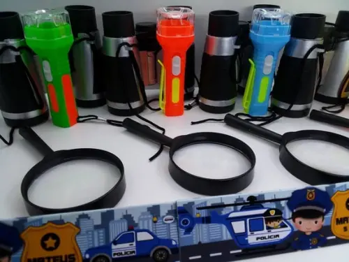 Kit Binoculo Prata + Lanterna + Lupa Tema Policia