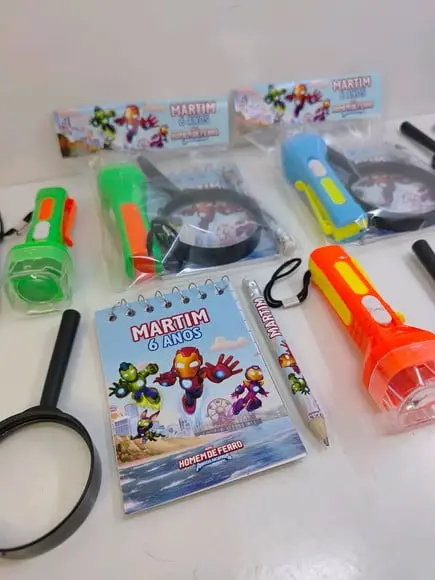 Kit Bloquinho + Mini Lápis + Lanterna + Lupa