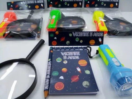 Kit Bloquinho + Mini Lápis + Lanterna + Lupa Detive Espaço