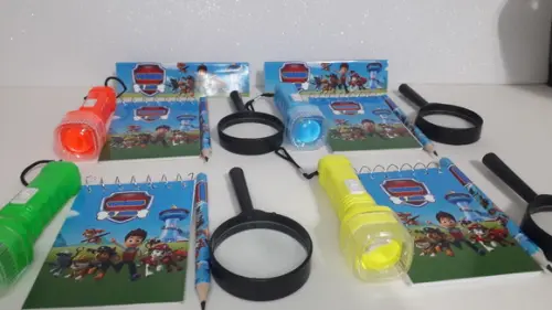 Kit Bloquinho + Mini Lápis + Lanterna + Lupa Patrulha Canina