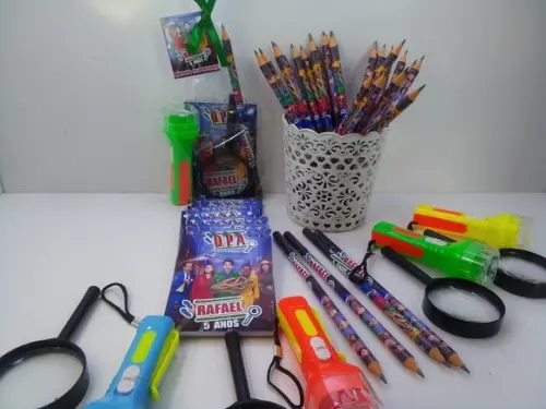 Kit Bloquinho + Mini Lápis + Lanterna + Lupa Superdetives