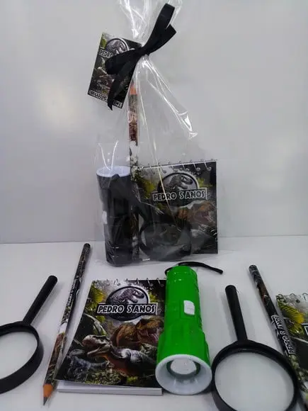 Kit Bloquinho + Mini Lápis + Lanterna + Lupa Tema Dinossauro