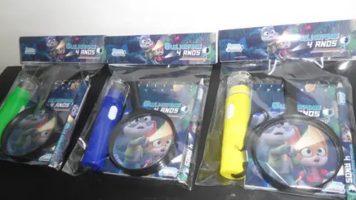 Kit Bloquinho + Mini Lápis + Lanterna + Lupa Tema Detetives