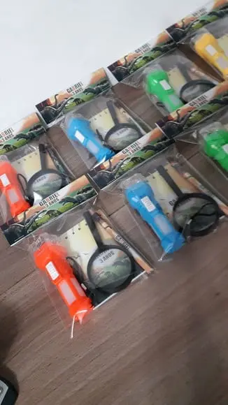 Kit Bloquinho + Mini Lápis + Lanterna + Lupa Tema Dinossauro