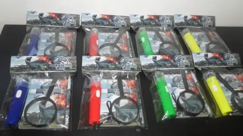 Kit Bloquinho + Mini Lápis + Lanterna + Lupa Tema Dinossauro