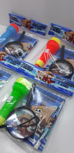 Kit Bloquinho + Mini Lápis + Lanterna + Lupa Tema One Piece