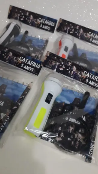 Kit Bloquinho + Mini Lápis + Lanterna + Lupa Tema Wandinha