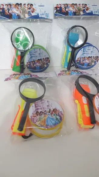 Kit Copo Retrátil + Lanterna + Lupa Principes e Princesas