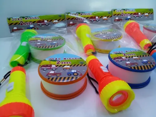 Kit Copo Retrátil + Lanterna Carrinhos