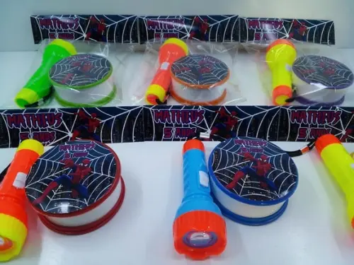 Kit Copo Retrátil + Lanterna Homem Aranha