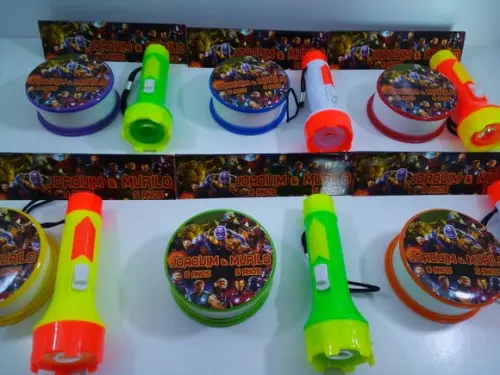 Kit Copo Retrátil + Lanterna Personalizado Vingadores