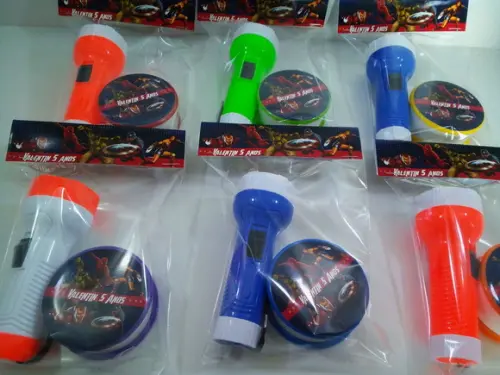 Kit Copo Retrátil + Lanterna Personalizado Vingadores