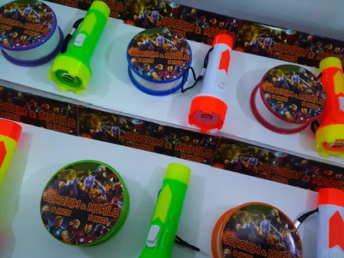 Kit Copo Retrátil + Lanterna Personalizado Vingadores