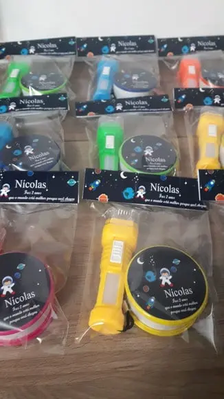 Kit Copo Retrátil + Lanterna Tema Astronauta