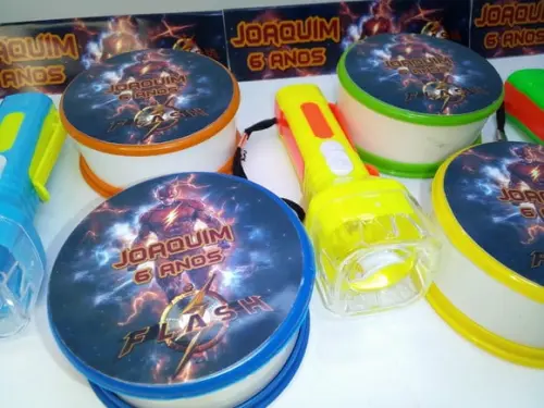 Kit Copo Retrátil + Lanterna Tema Flash