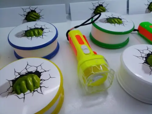 Kit Copo Retrátil + Lanterna Tema Hulk