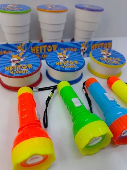 Kit Copo Retrátil + Lanterna Tema Pokemon