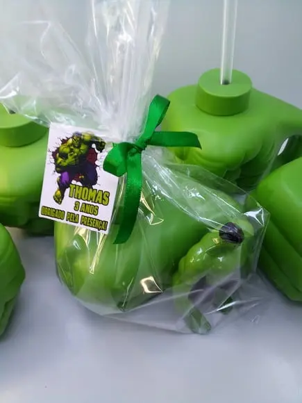 Kit Copo Super Mão do Hulk com Canudo 450ml + Boneco Hulk