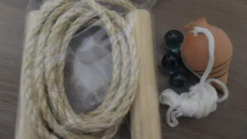 Kit Corda de Pular + Pião + 3 Bolinhas de Gude + Iô Iô