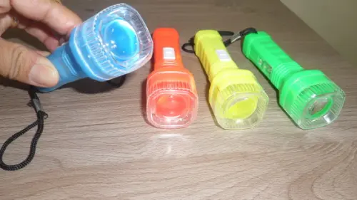 Kit Cubo Mágico + Binoculo + Lanterna + Lupa