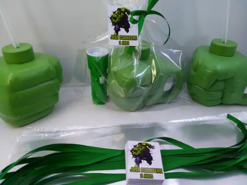 Kit Copo Super Mão do Hulk com Canudo 450ml + Lanterna