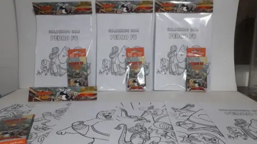 Kit de Desenhos para Colorir com Giz de Cera Kung Fu Panda