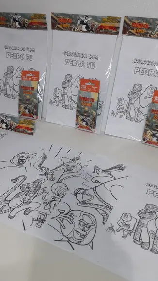 Kit de Desenhos para Colorir com Giz de Cera Kung Fu Panda