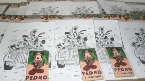Kit de Desenhos para Colorir com Giz de Cera Tema Safari