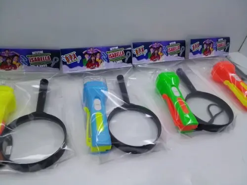 Kit Detetive Lanterna + Lupa Tema Dpa