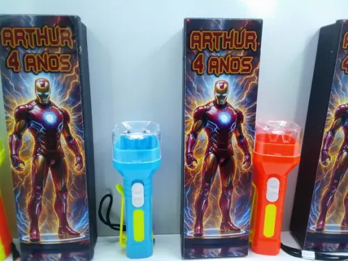 Kit Domino + Ioiô Cores + Lanterna Tema Homem Dr Ferro