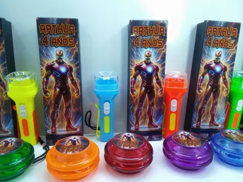Kit Domino + Ioiô Cores + Lanterna Tema Homem Dr Ferro