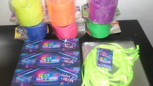 Kit Dominó + Mola Maluca Tema Neon