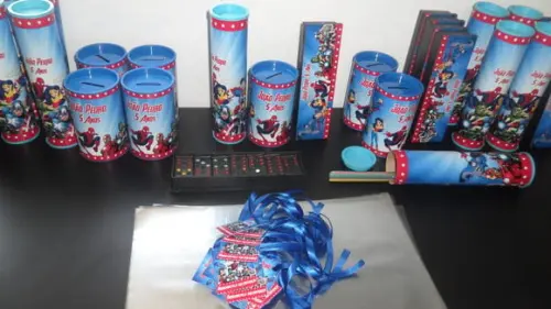 Kit Domino +pega Varetas+ Cofre de Papelao Super Heróis