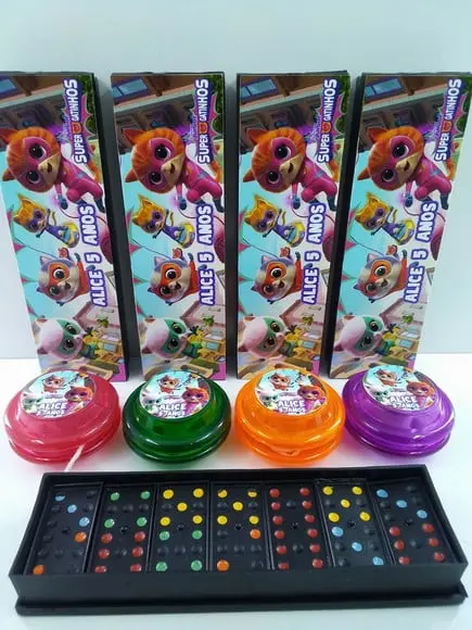 Kit Domino e Ioiô Cores Sortidas Tema Super Gatinhos