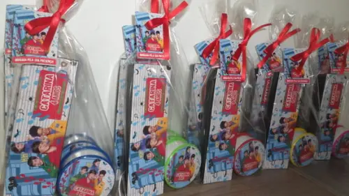Kit Infantil Domino + Copo Retrátil